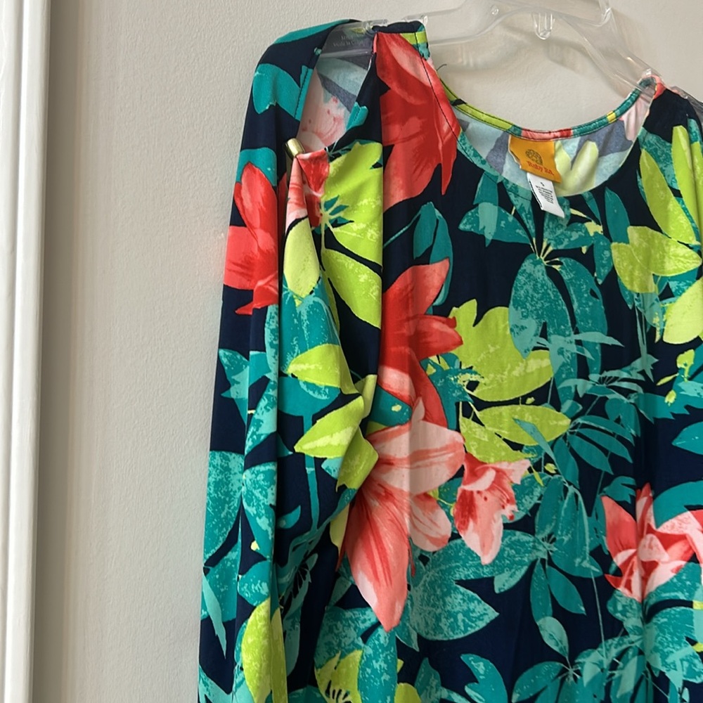 Ruby Rd. Tropical Print Top - Picture 2 of 5